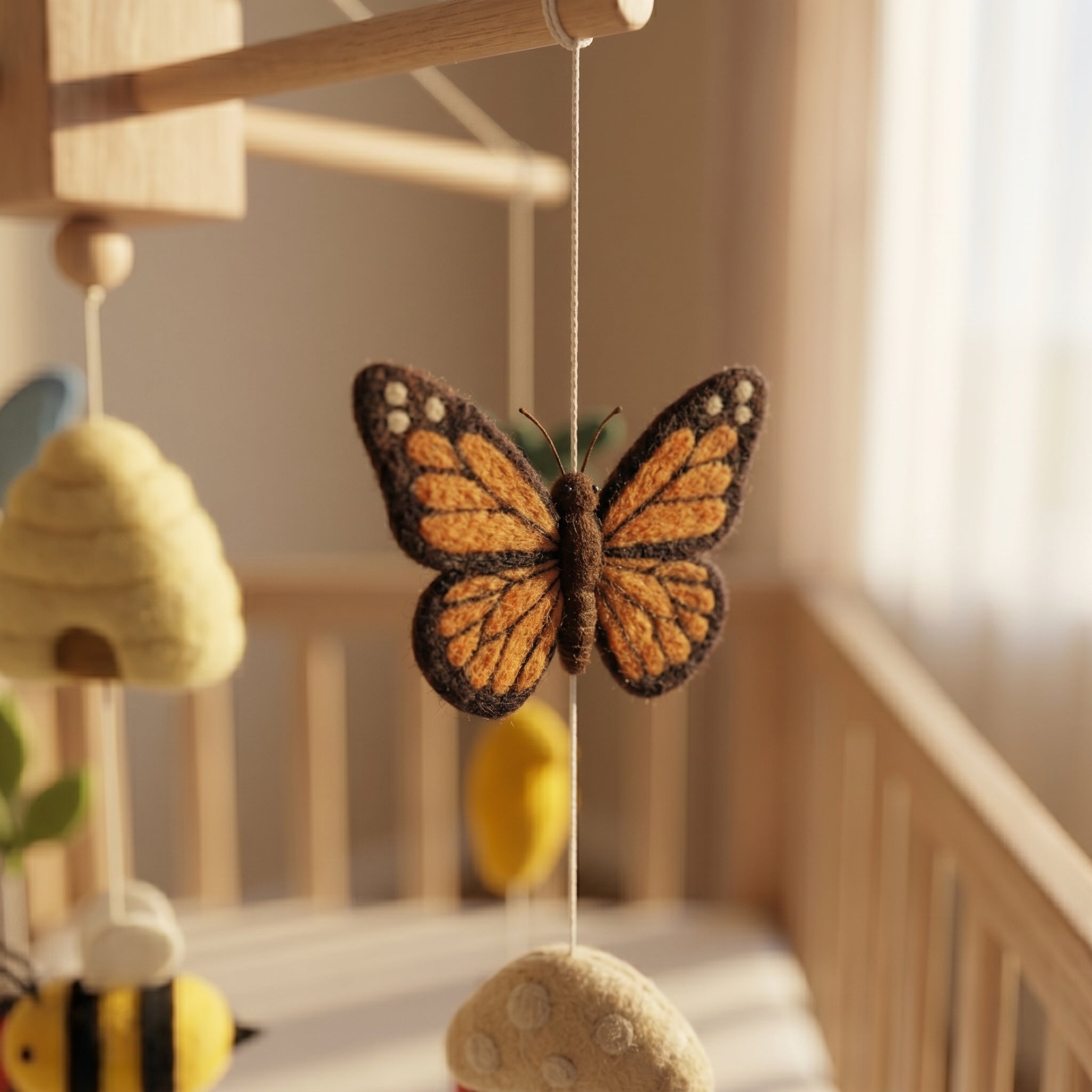 Insect Nursery Mobile, Felt Crib Mobile, Nature Theme Baby Decor, Montessori Toy for Nursery